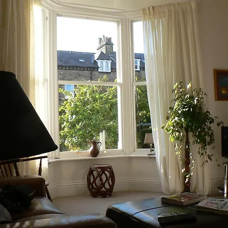 16 Franklin Bijou Boutique ベッド・アンド・ブレックファスト ハロゲート