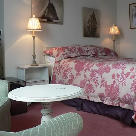 16 Franklin Bijou Boutique B&B